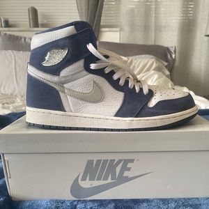 Jordan 1 high midnight navy, size 10.5 mens